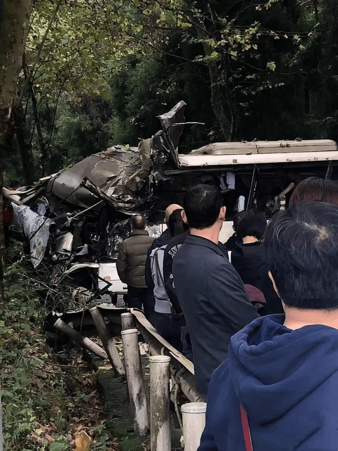 一客车发生事故,致3死2伤!