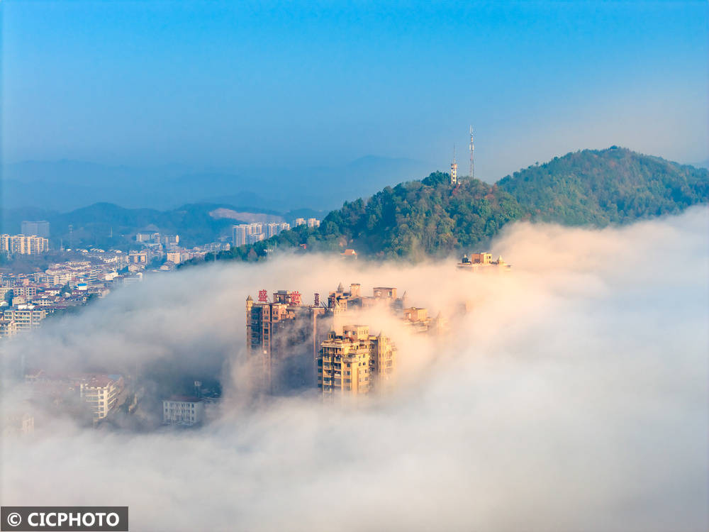 雾漫城乡 云绕山峦(图13)