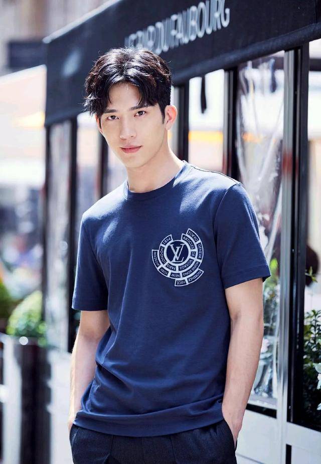 井柏然:低调生活,高调演技,演绎多彩人生