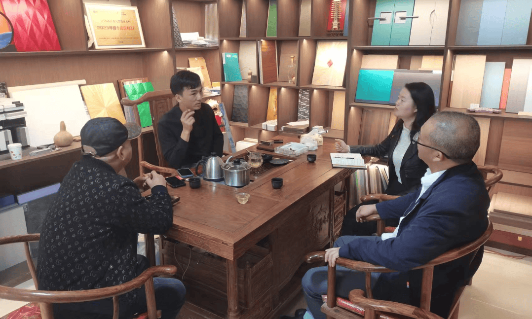 宣威市10月28日,宣威市委副书记,市长许韶发到昆明与云南云天化狗份