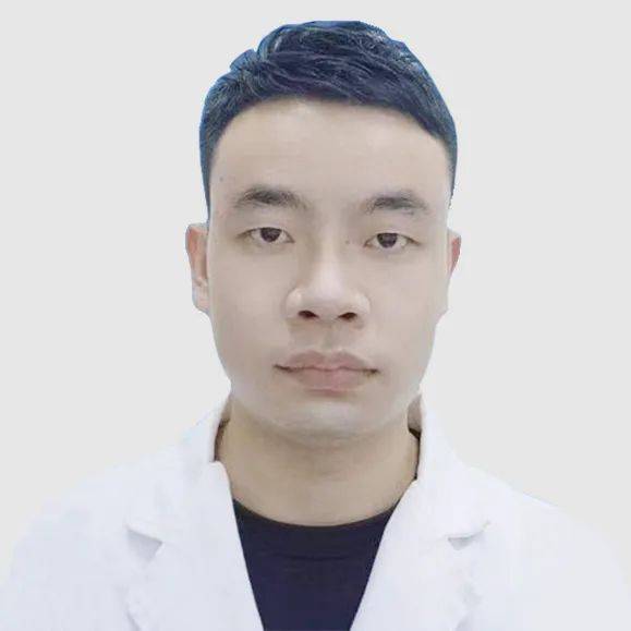 50岁女病人“右肩膀”疼了一个多月，沈雪平医师在她“右脚”上扎了几针，疼痛当场就减轻，手臂也能抬起来了