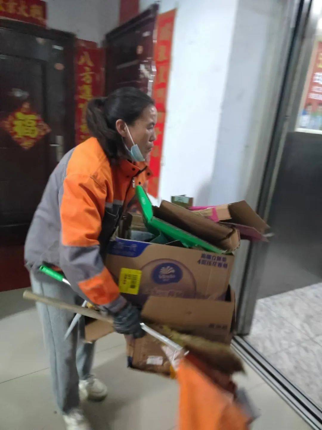 物业怎么处理楼道杂物(物业对楼道杂物清理 物权法)
