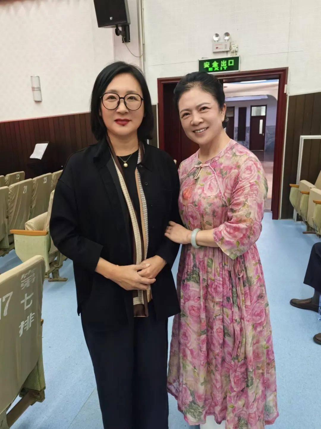 一对姐妹花——秦皇岛,廊坊《刘巧儿评剧社》社长李莲凤,沈亚梅