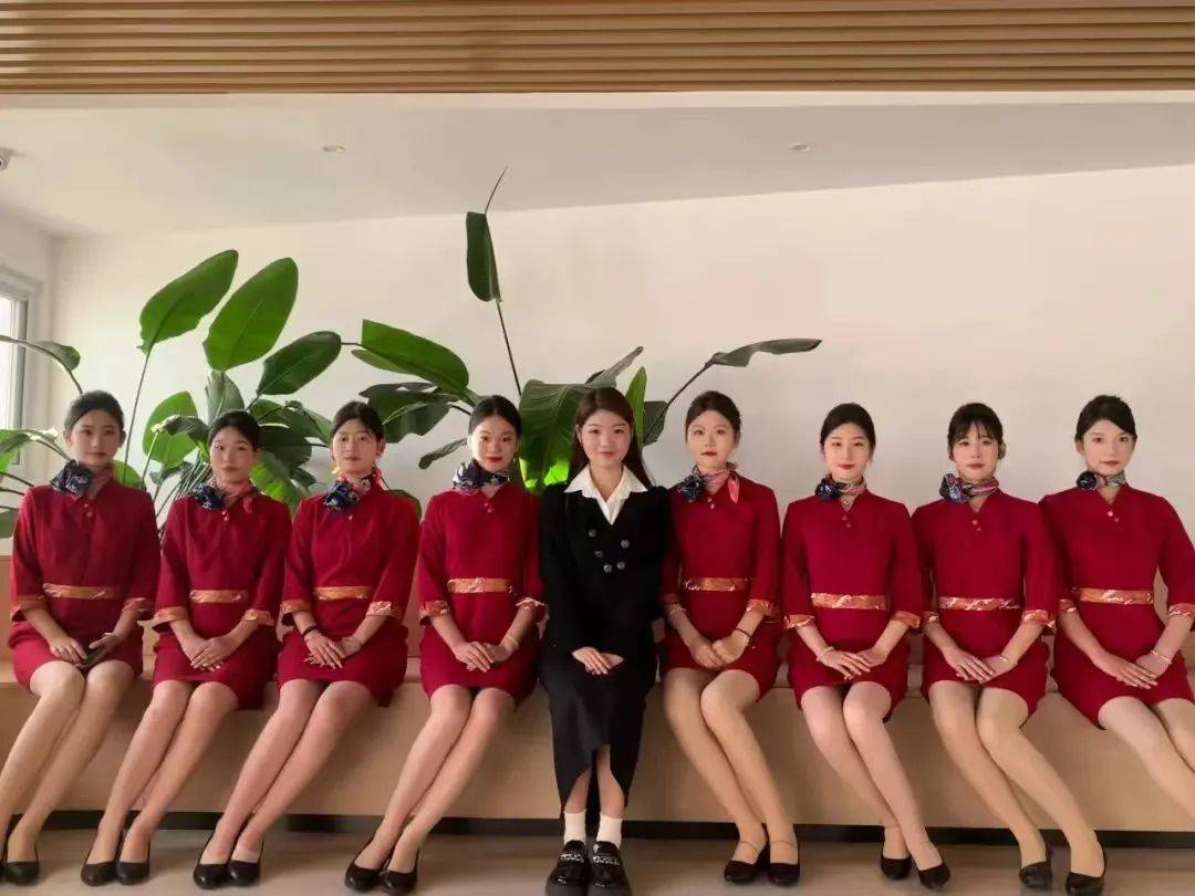 校礼仪队招新啦!