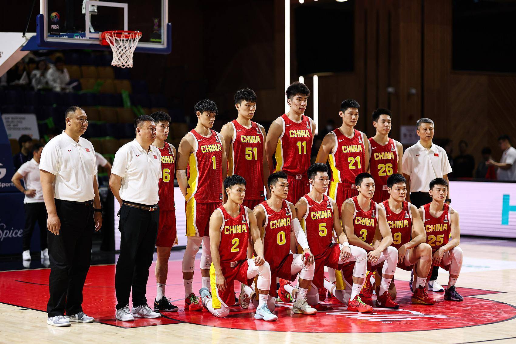 【记者观察】全队上下“拼”字当头，郭士强对中国男篮的改造始于精神层面