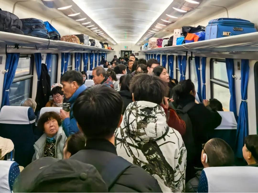 这趟北京始发的绿皮车站站停,但旅客都说好—— 这趟北京始发的绿皮车站站停,但旅客都说好——
