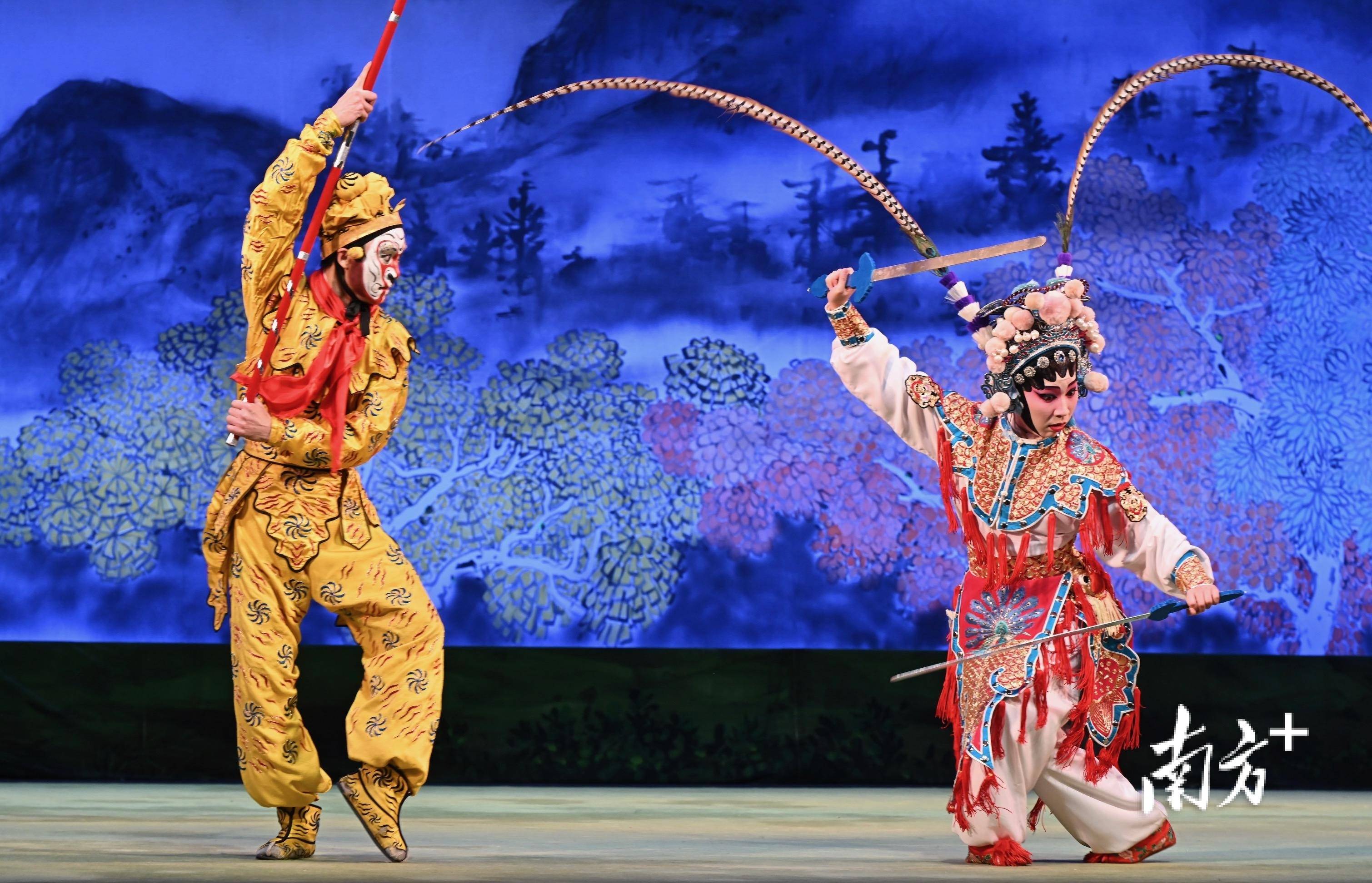 香港“粤剧日2024”24日在高山剧场举行,龙贯天、邓美玲等多位名伶亮相