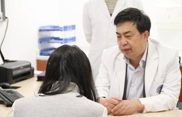 中国换脸第一人李国兴,不听医生劝告执意出院,半年后离奇死亡