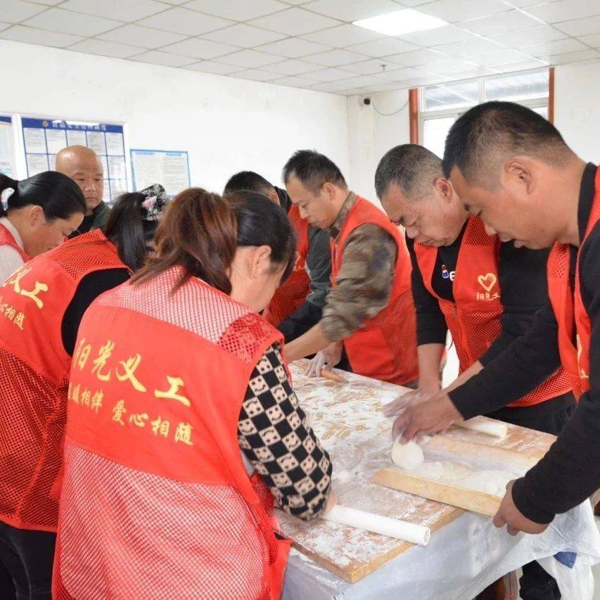 阜城组织开展“寸草心”敬老爱老志愿服务活动