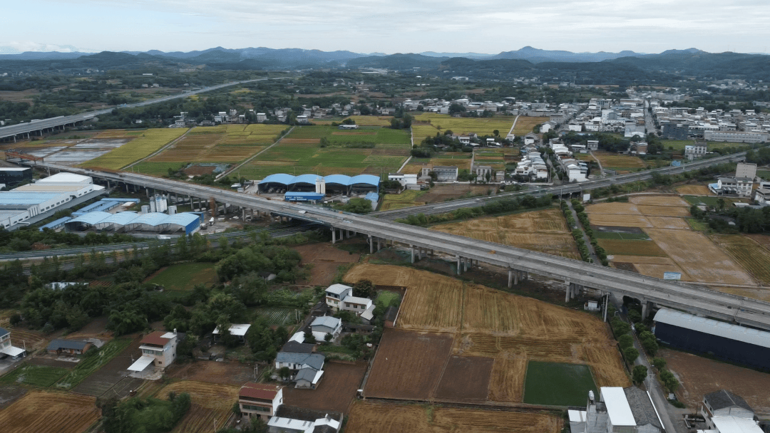 绵阳三台芦溪未来公路图片