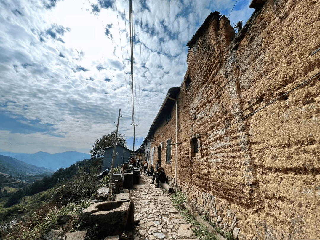 8 寻历史遗存古迹 "徒步丽水十大古道