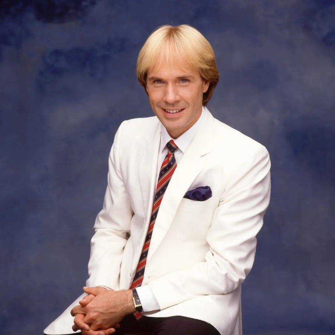 钢琴家之一直至今天成为了至少四代人的共同记忆这位来自浪漫之都巴黎