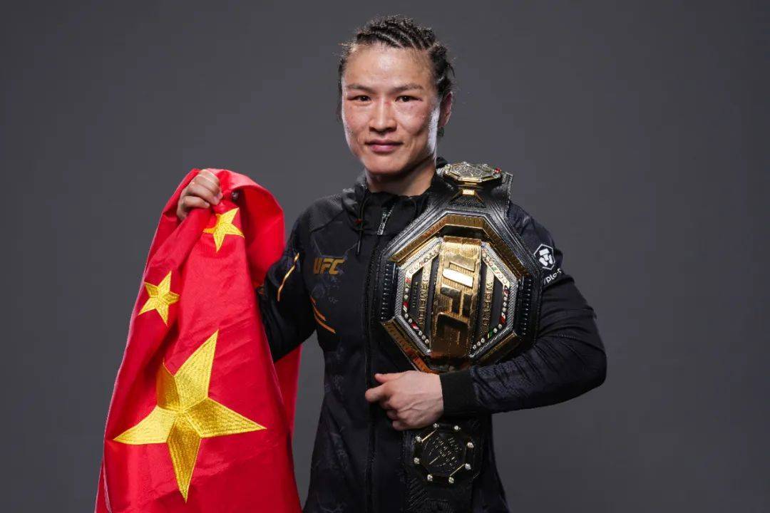 张伟丽:2024年度ufc最佳女子选手