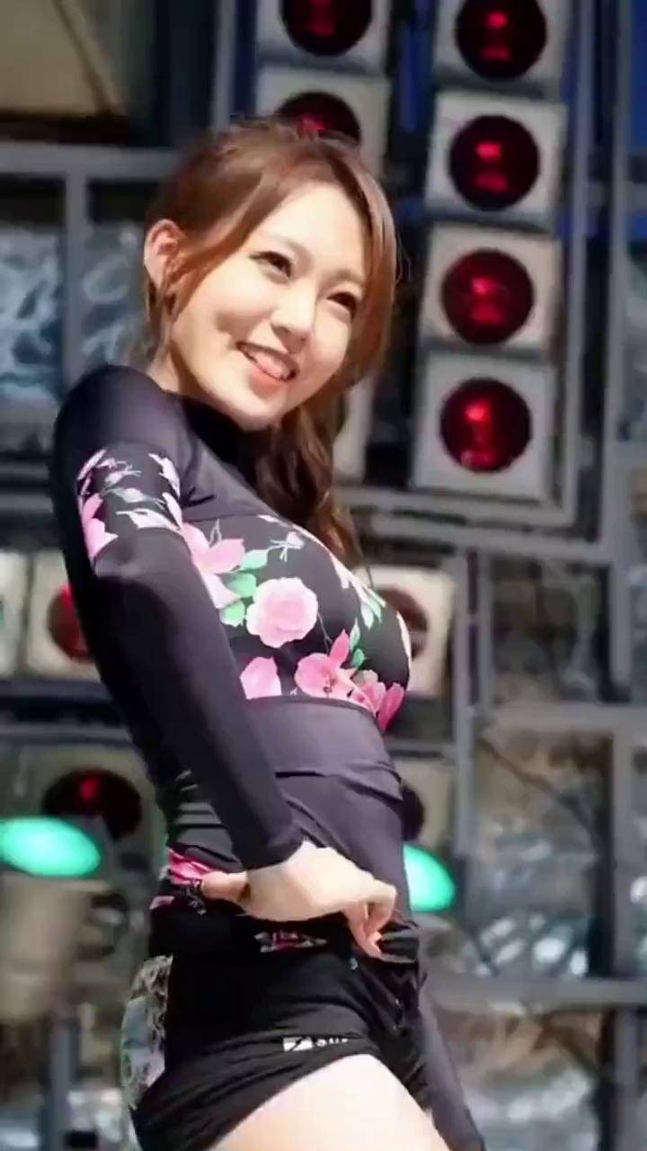 韩国女团朴恩率 朴恩率 舞动人生青春的荷尔蒙在散发 热舞分享 随舞而