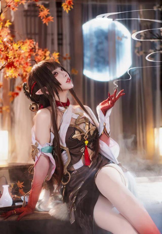 崩坏星穹铁道:奈奈无鱼cos灵砂,曼妙多姿,妩媚妖娆!