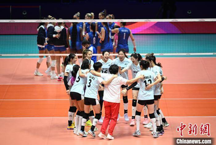 2024女排世俱杯小组赛:天津渤海银行女排胜意大利米兰女排 2024女排世俱杯小组赛:天津渤海银行女排胜意大利米兰女排