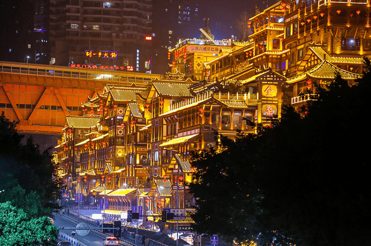 过境停留“加长版”来了 他是重庆首位享受“福利”的外籍游客 -华闻时空