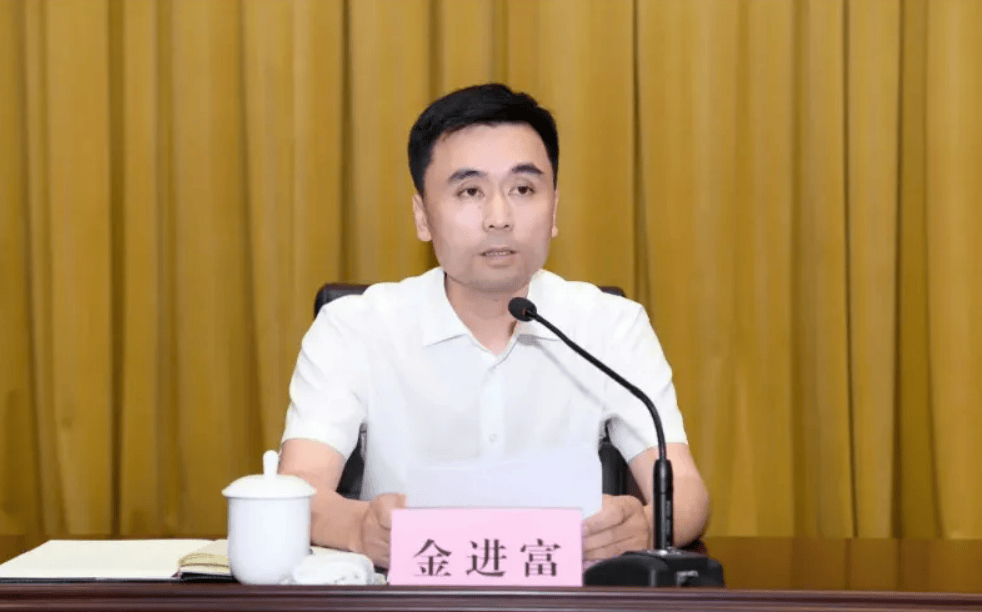 诸暨市委书记调整