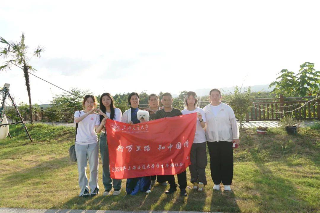 村里新来的年轻人⑤｜许开云体育官网汉英：29年从家乡来回家乡去(图5)