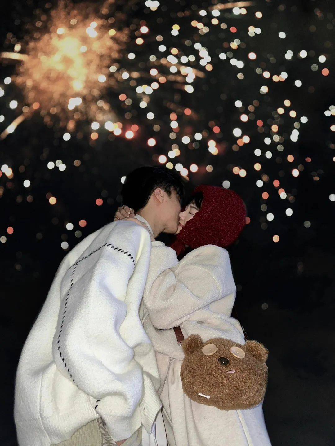 提前预习情侣跨年拍照姿势 ,氛围感超满