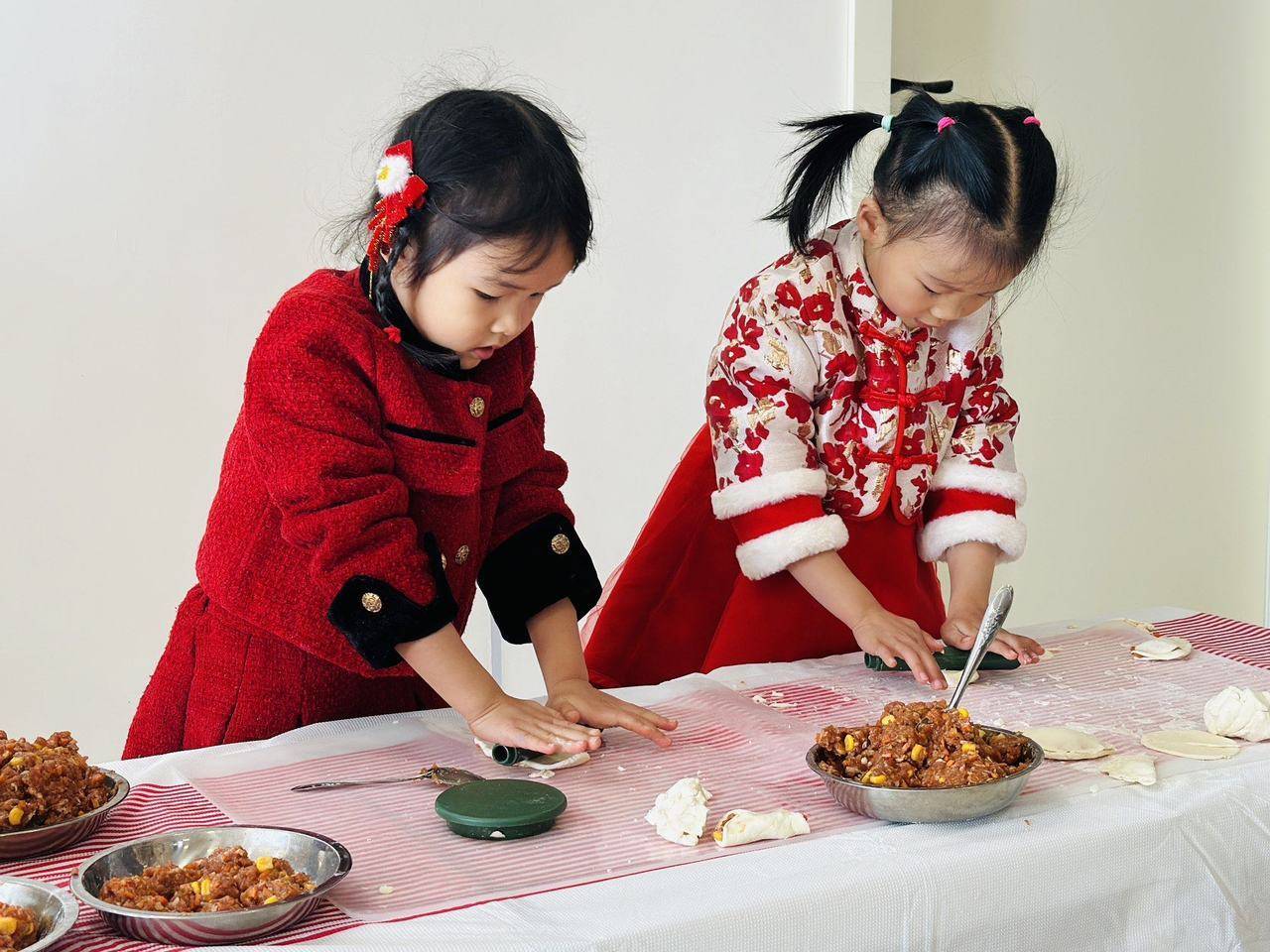 搓一搓,压一压,孩子们做汤圆迎新年