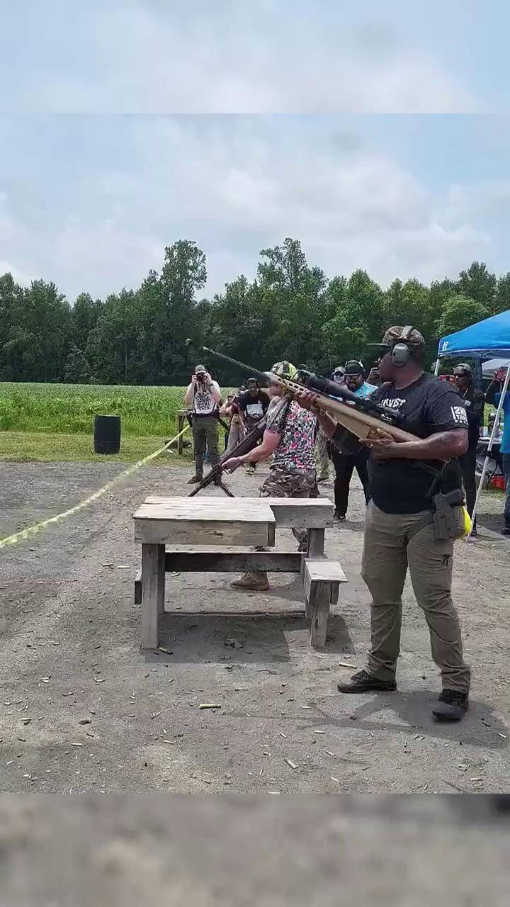 搞笑 生活 上热门 非洲小哥打枪真的厉害