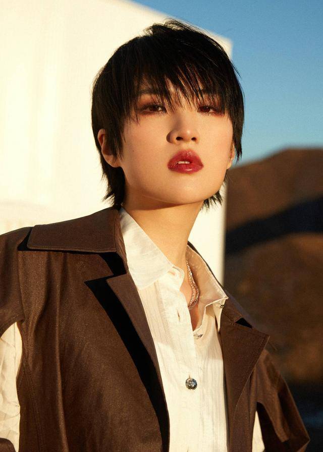 看到7年亏32亿的富家女才明白:任正非让姚安娜进娱乐圈的苦心! 看到7年亏32亿的富家女才明白:任正非让姚安娜进娱乐圈的苦心!