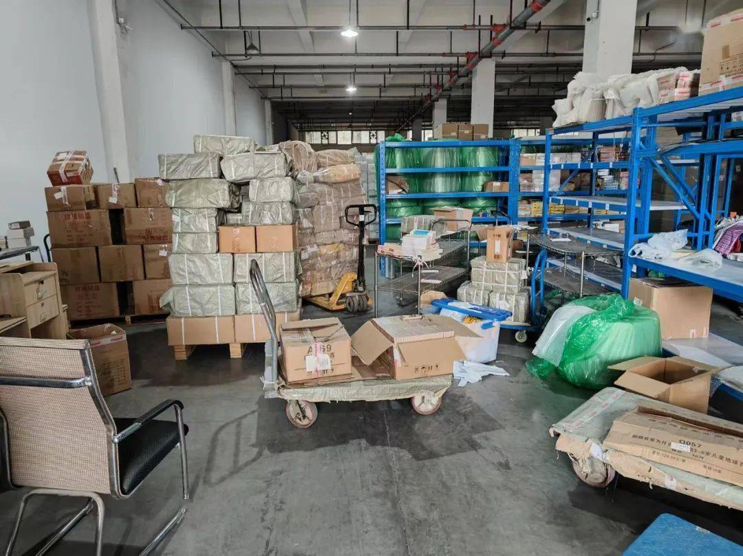 书店停业：10万册好书【买2本送5本】正在清仓处理中..._书费_费再淘_领书