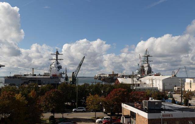 美军航母采购被推迟，拜登先抢下命名权，“特朗普”号要没戏了？