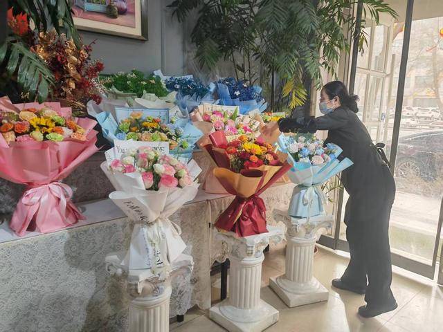 6686体育【新春走基层】金昌花市热度持续升温带你感受“花样”年味儿(图1)