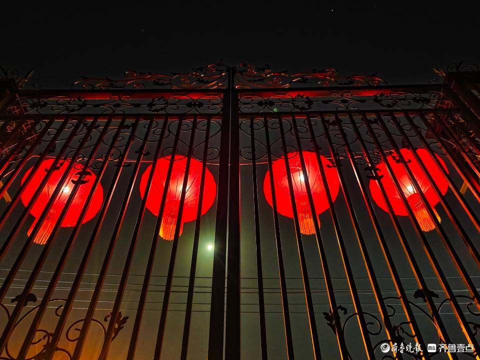 吉祥中国年 | 迎新春年味浓，夜幕下大红灯笼暖融融