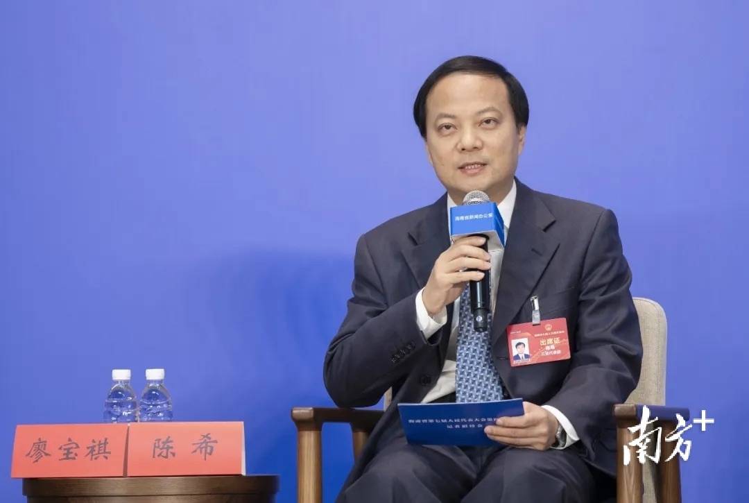 三亚市市长陈希：三亚生产总值首次突破千亿元大关｜聚焦海南两会