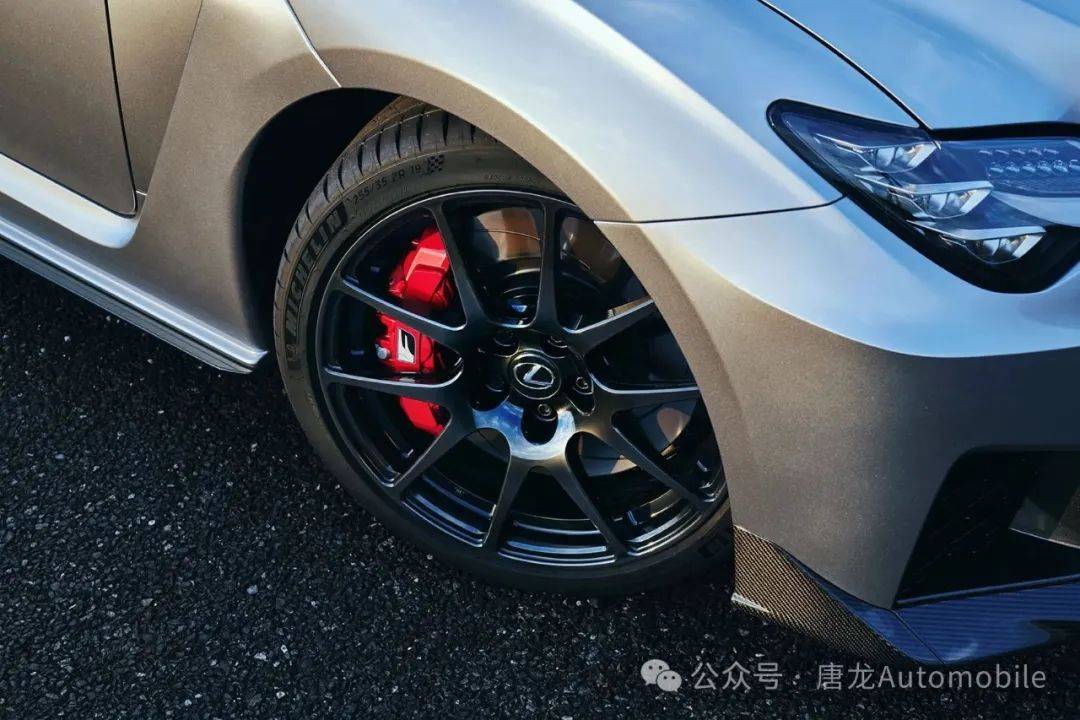 【北美新车】2025雷克萨斯RC F终极版震撼登场，V8引擎猛兽身价不菲！