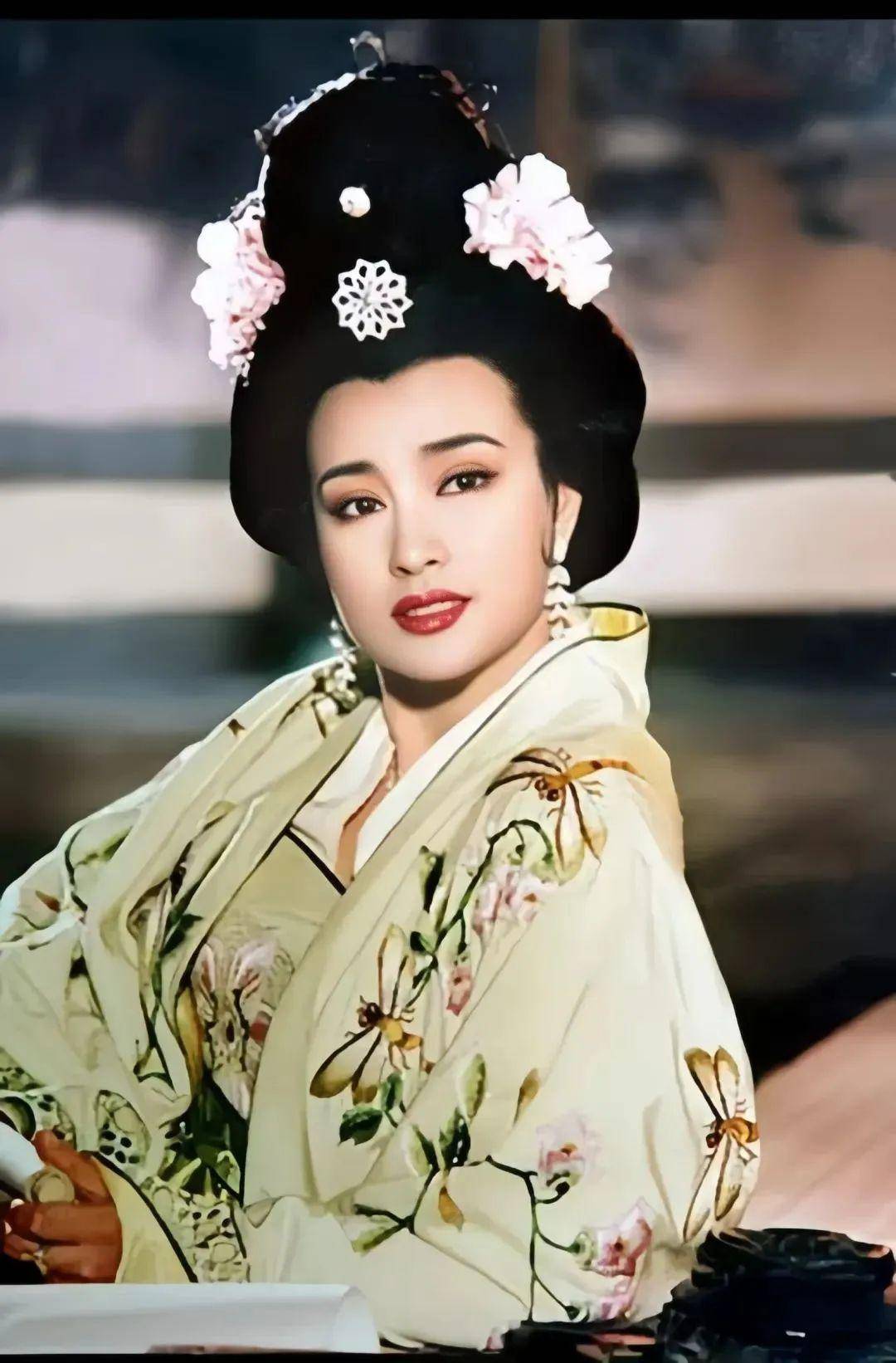 文化杂谈|“庆奶”刘晓庆缘何成“顶流”