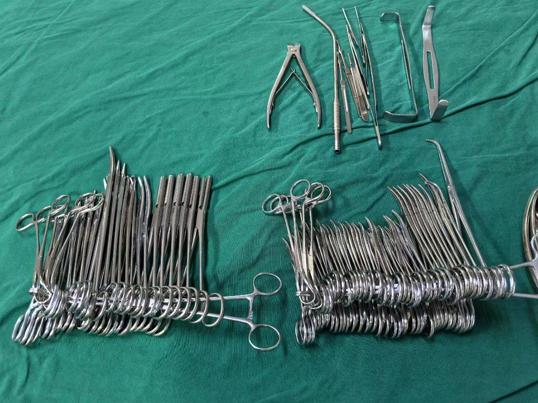 供应室深夜灯火:为心脏器械"守时"