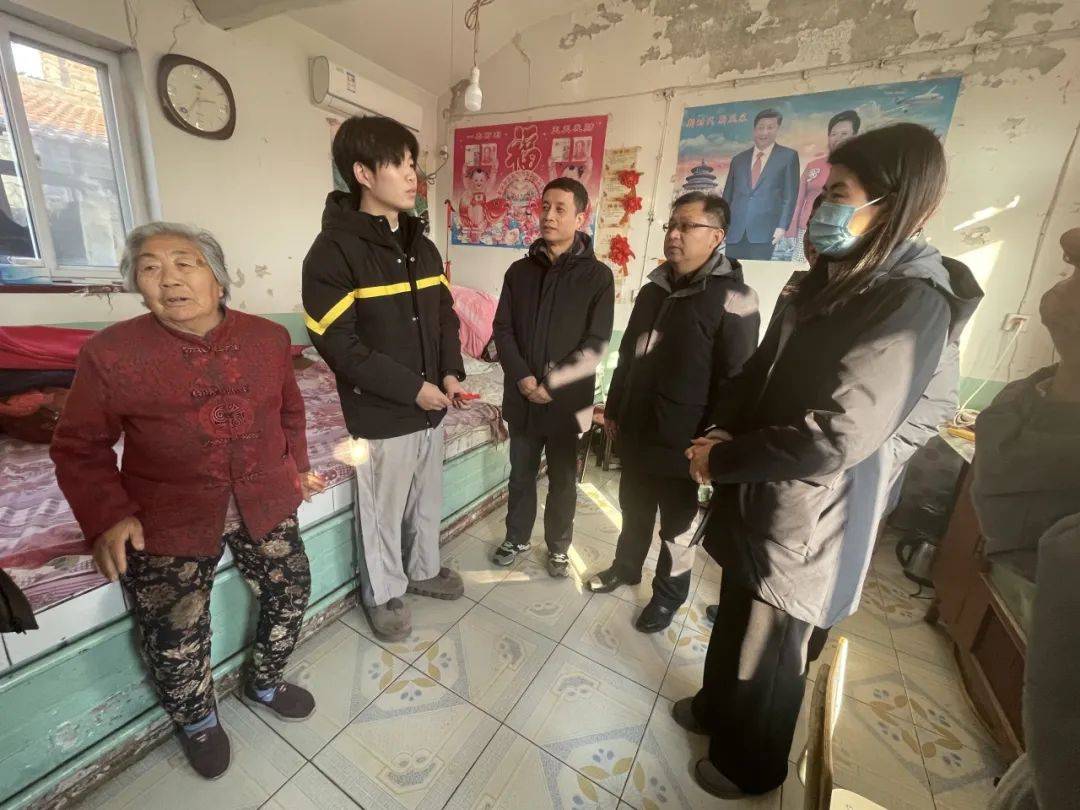 平津战役纪念馆党总支书记,馆长姚剑波一行到礼明庄镇开展慰问调研