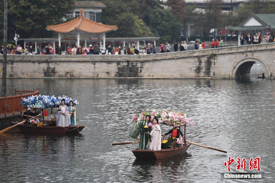 2果博平台025广州水上花市启动 重现昔日水上花墟盛景(图8)