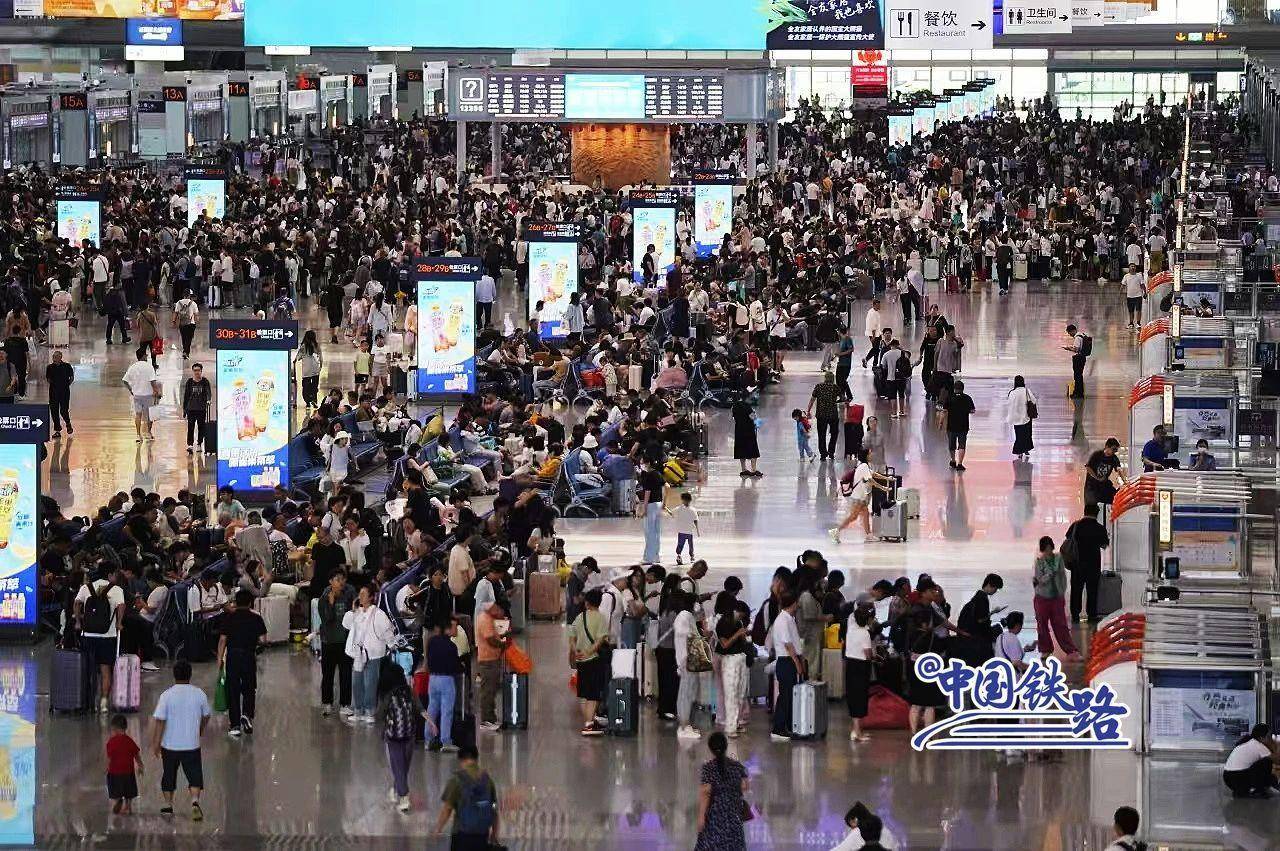 为何12306显示无票,“抢票软件”宣称有票?_旅客_成功率_铁路