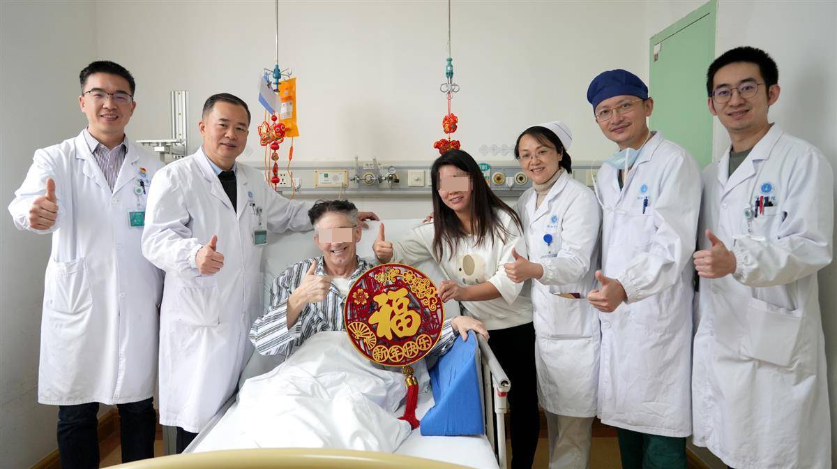 科技大学附属协和医院(以下简称"协和医院")心脏大血管外科主任董念国