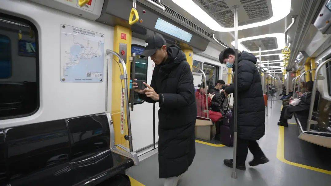 【新春走基层】与“碳”同行：超级列车大联欢