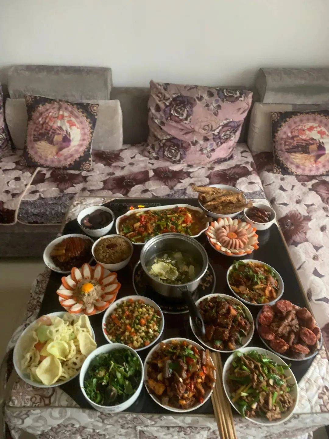 一桌硬菜,满堂欢聚!贵州人年夜饭大集结,有你家同款吗?