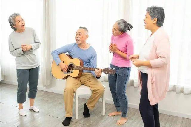 50岁+人群健康维护的关键要素