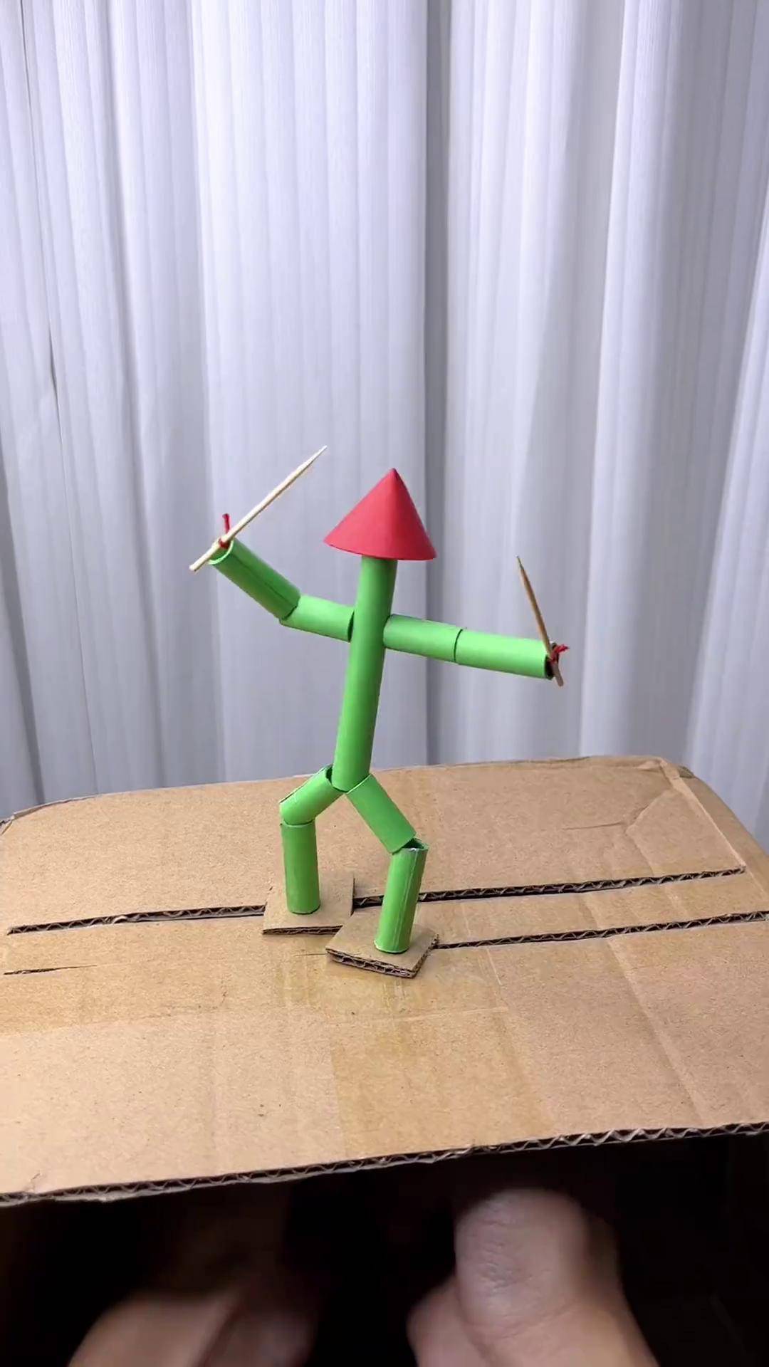 用卡纸制作简单有趣的竹节人,快跟孩子一起动手试试吧幼儿园手工 一起