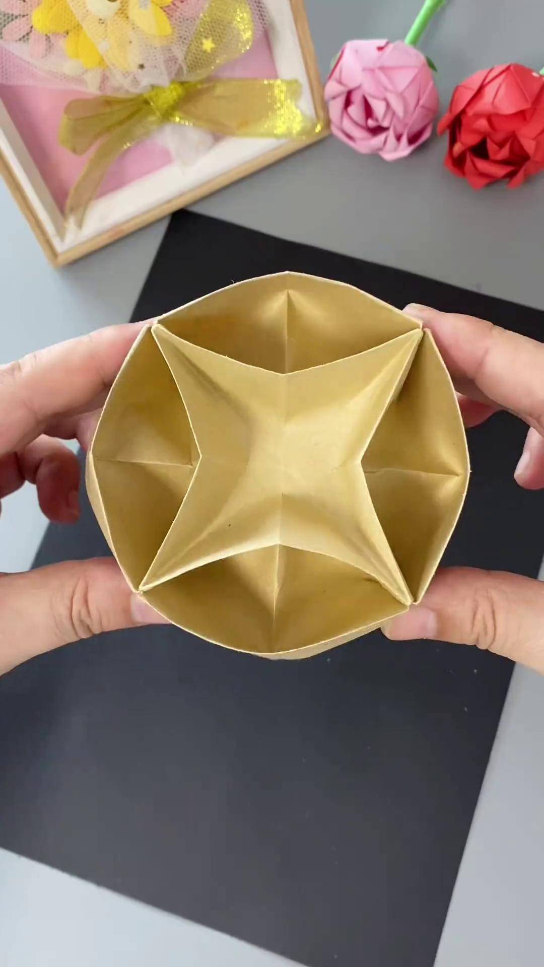 用正方形纸,来折好看又实用的收纳盒吧亲子手工 幼儿手工 手工折纸