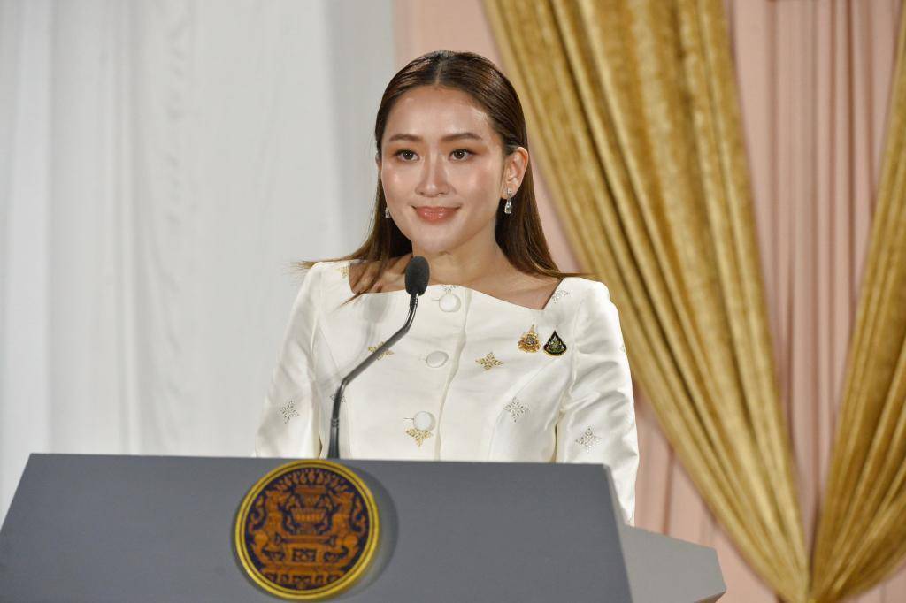 记者观察:佩通坦访华,寻求进一步加强双边关系 记者观察:佩通坦访华,寻求进一步加强双边关系