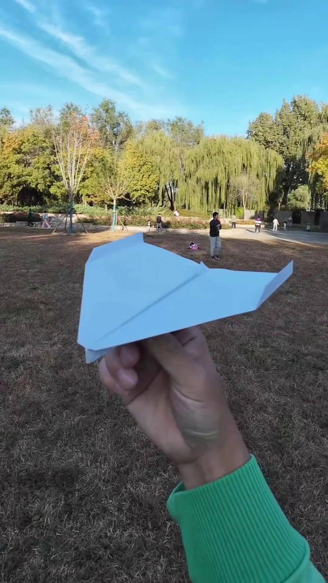 让童年的纸飞机再次飞回你手里 回顾一版很好飞的a4版空中之王纸飞机