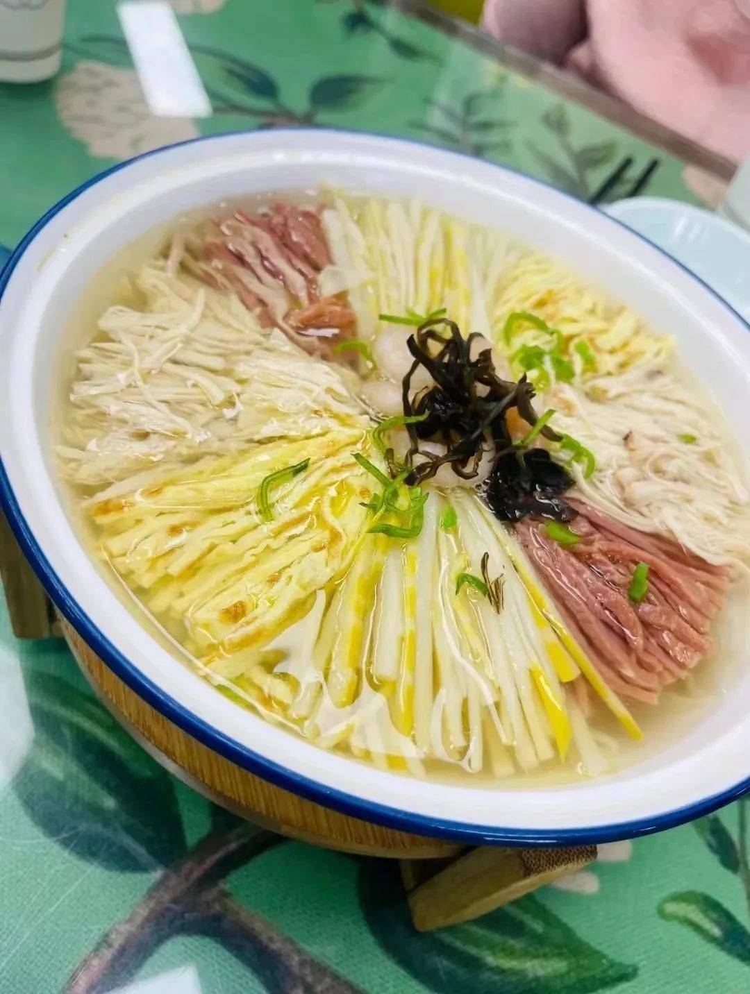 高铁1h直达春日最鲜灵的江苏小城2元一个酒酿饼好吃到《风味人间》