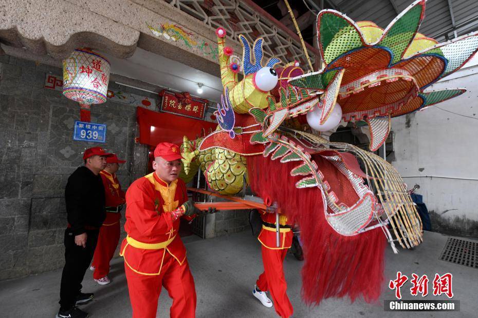 新春见闻）福建莆田板凳龙圈灯闹新利体育下载元宵(图3)