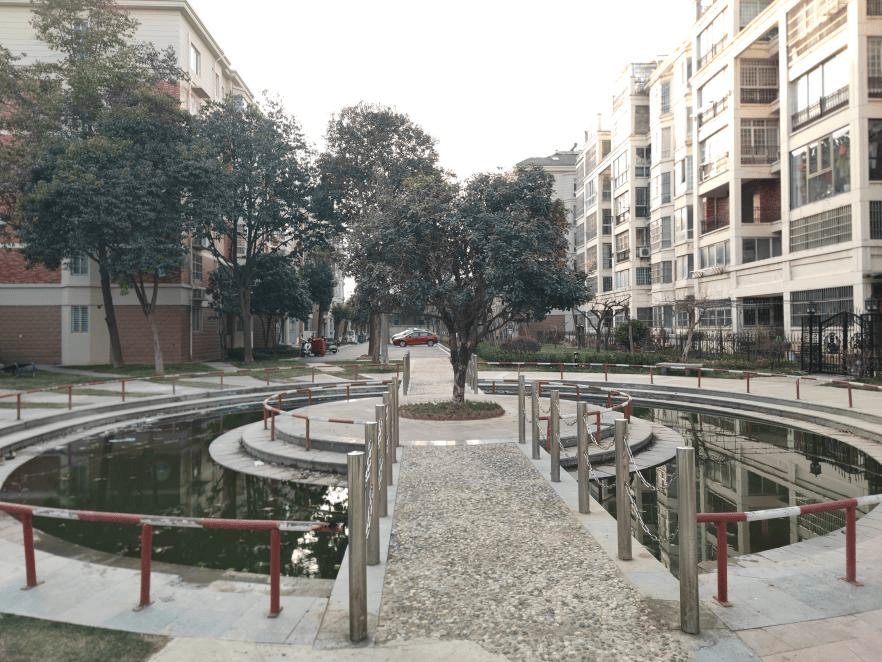 凤凰花园小区实现"逆龄"蜕变!幸福感"旧地升温"