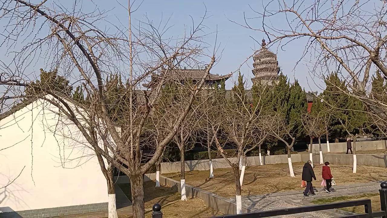 这是我们六安市有名的北门塔,当地人俗称:北门锥子